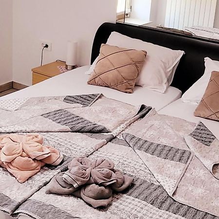 Apartmaji Soncek Izola Buitenkant foto