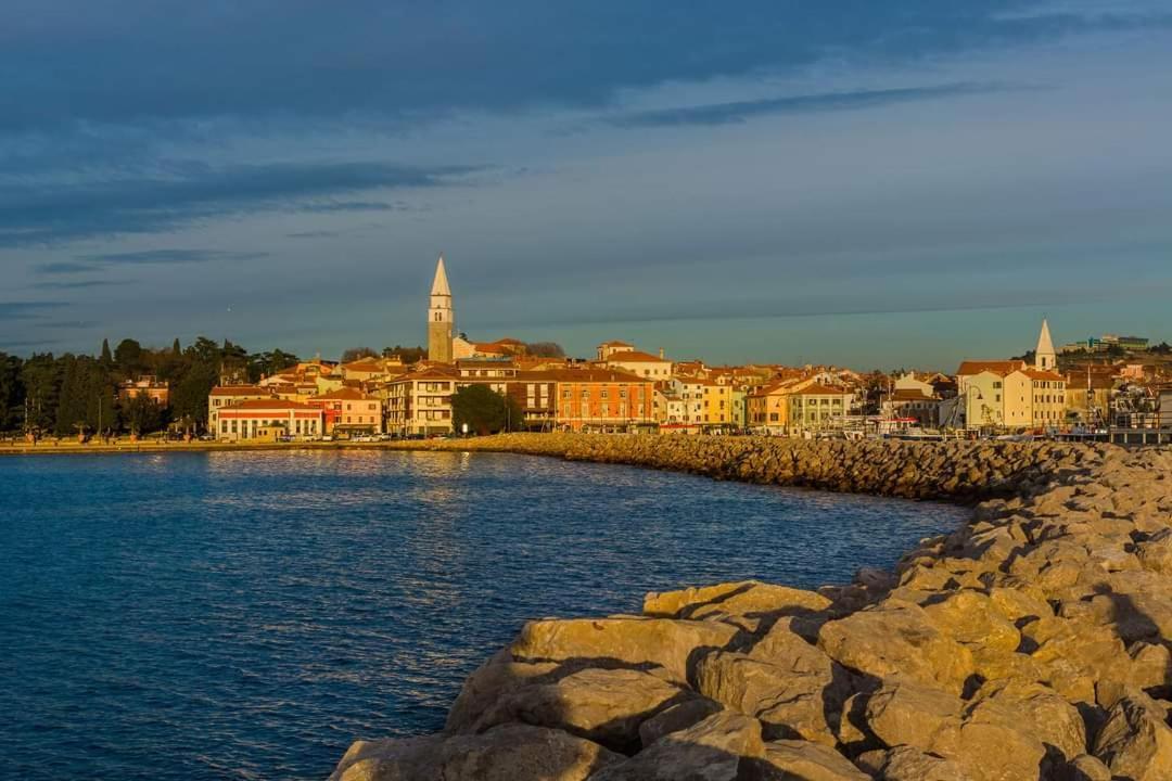 Apartmaji Soncek Izola Buitenkant foto