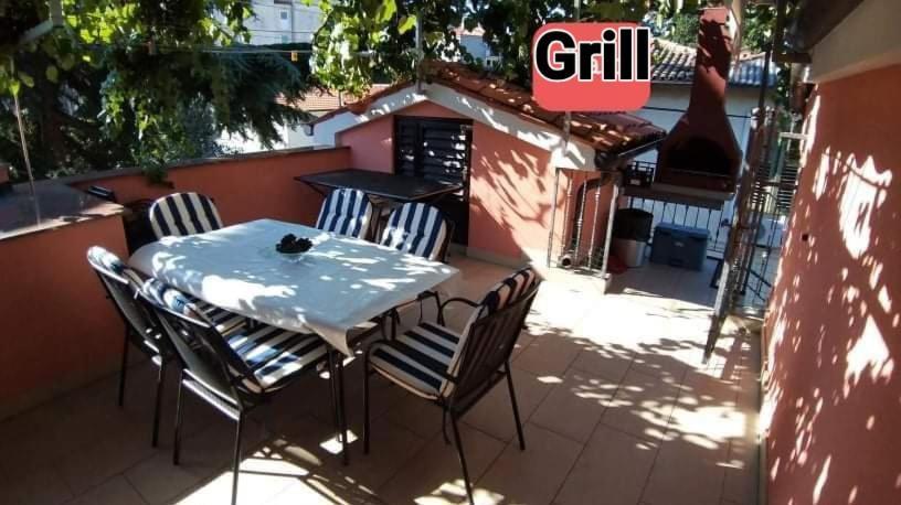Apartmaji Soncek Izola Buitenkant foto