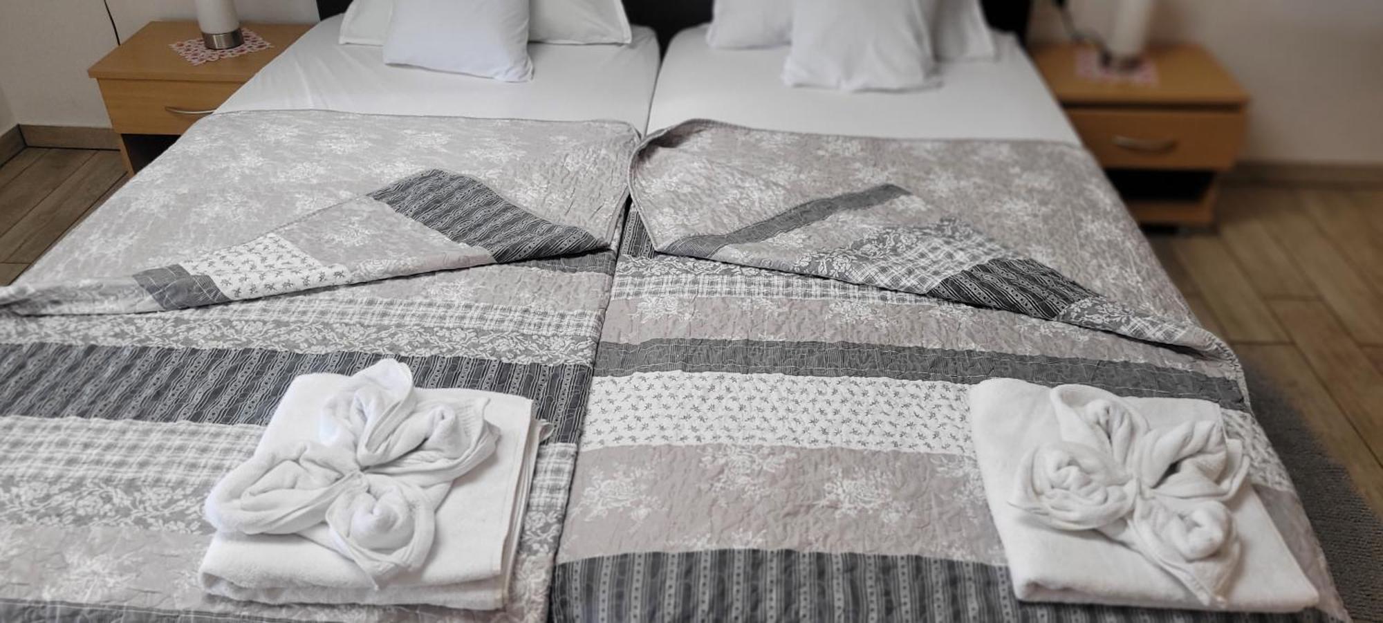 Apartmaji Soncek Izola Buitenkant foto