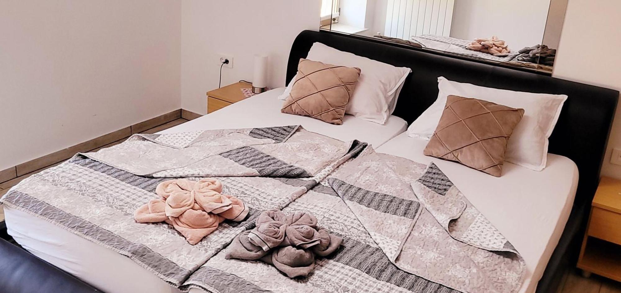 Apartmaji Soncek Izola Buitenkant foto