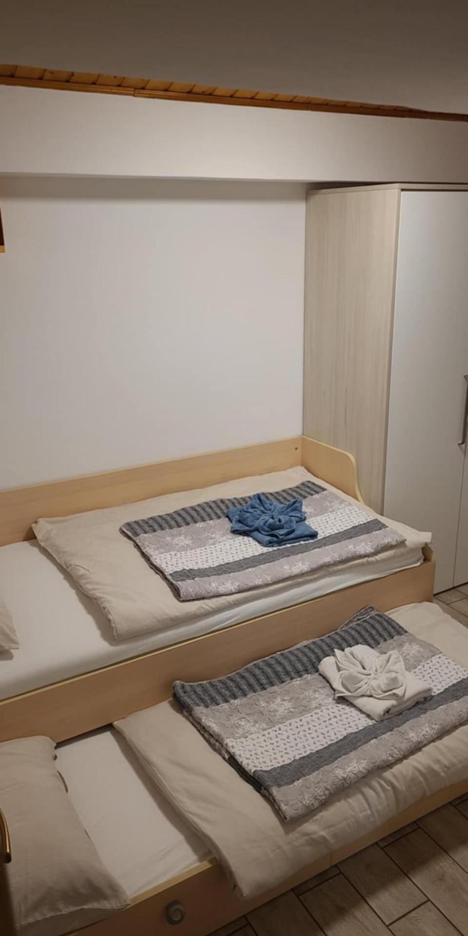 Apartmaji Soncek Izola Buitenkant foto